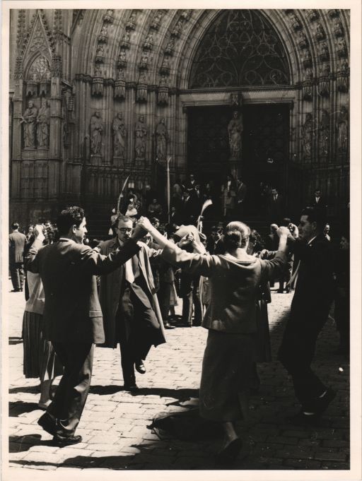 Sardanas en Domingo de Ramos de 1957