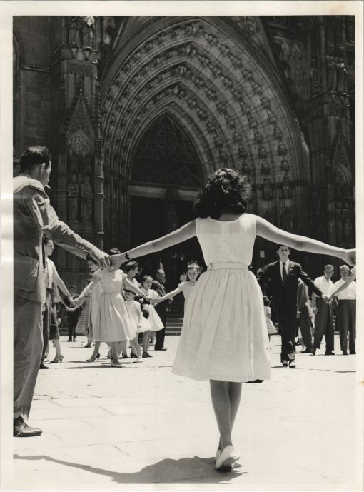 Sardanes. Summer 1958, Barcelona Cathedral