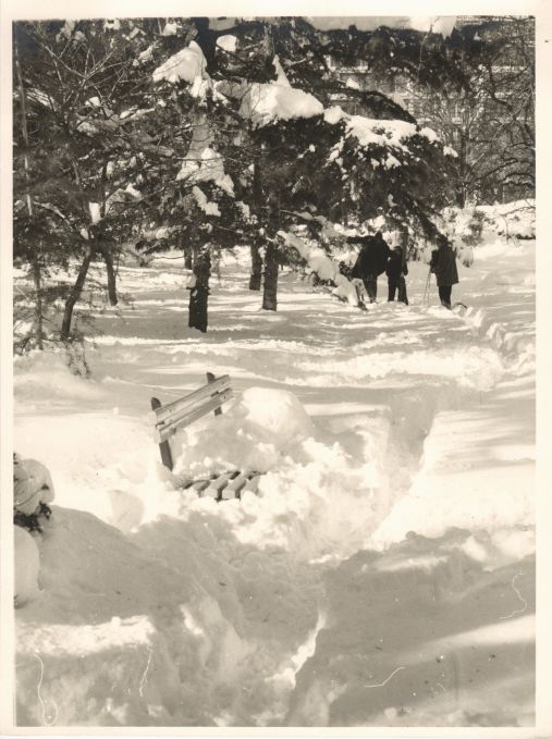 Heavy snowfall in Barcelona Christmas Day 1962